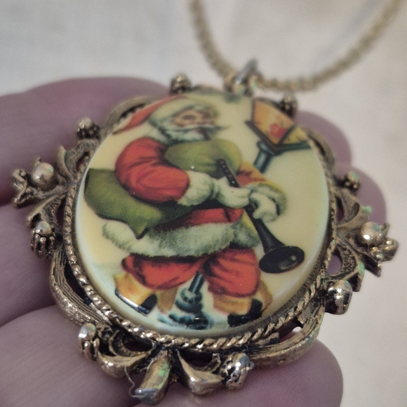 Retro Christmas Pendant Necklace - Picture 5 of 7